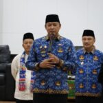 Gowes dari Rumah, Walikota Bekasi hadiri Penyerahan SK Kepala Sekolah