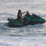 Hobi Merajut, Mawar de Jongh Bangga Bisa Bikin Bantal hingga Keranjang Kucing Sendiri
