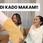 Unik Sekaligus Mengharukan, Food Vlogger Farida Nurhan Dapat Kado “Makam” dari Anak