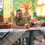 Selasa Ceria Berbagi Makanan dan Masker, Wali Kota Bekasi Antisipasi Dampak Dari Sebaran Abu Vulkanik